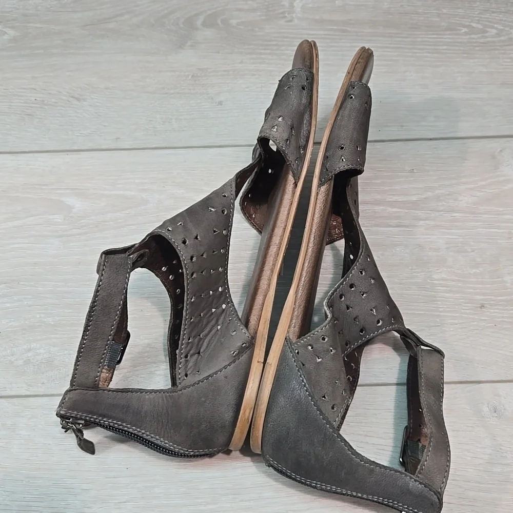 Roan By Bed Stu Women Kit Cut Out Ankle Leather Back Zip Sandals Shoes Sz 8